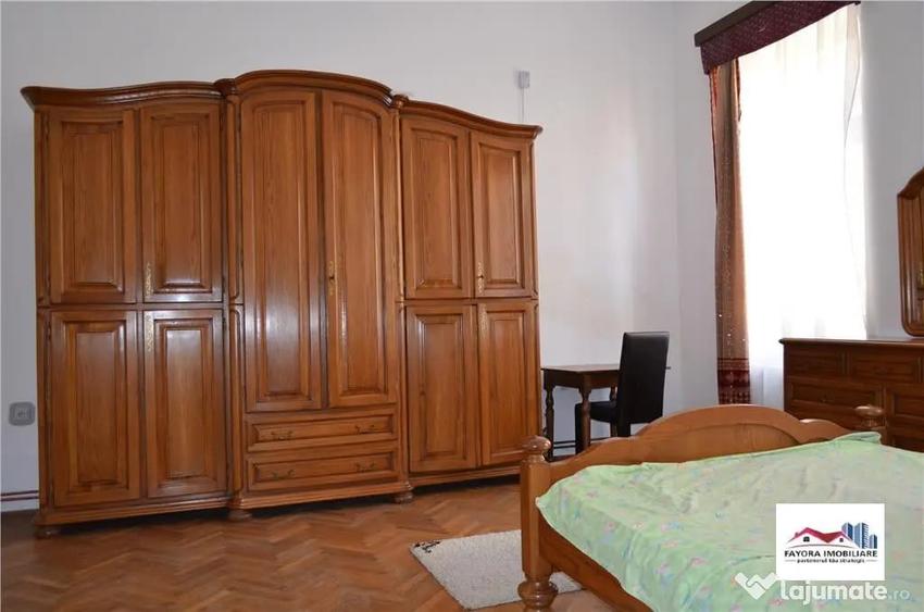 Casă cu 4 camere cu Teren 300 Mp în Central