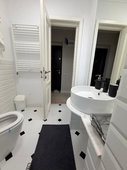 Apartament cu 2 camere decomandat, mobilat în Central