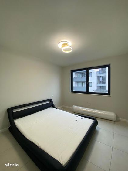 Apartament cu 3 camere semidecomandat în Micro 16