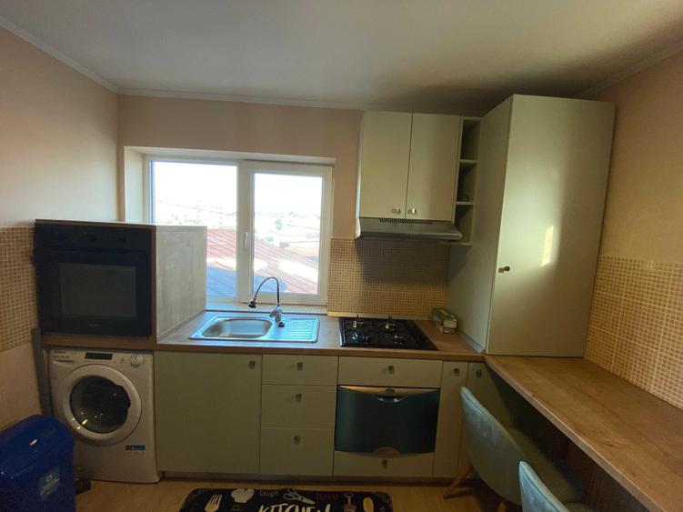 Apartament cu 3 camere nedecomandat în Vișan