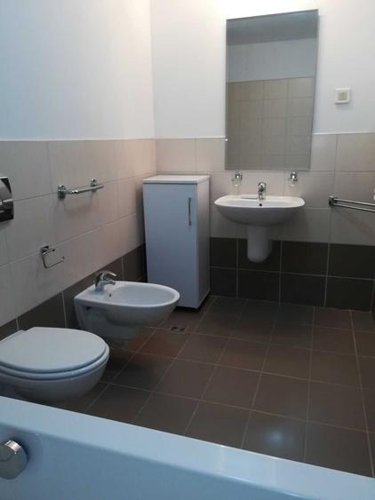 Apartament cu 3 camere decomandat în Băneasa
