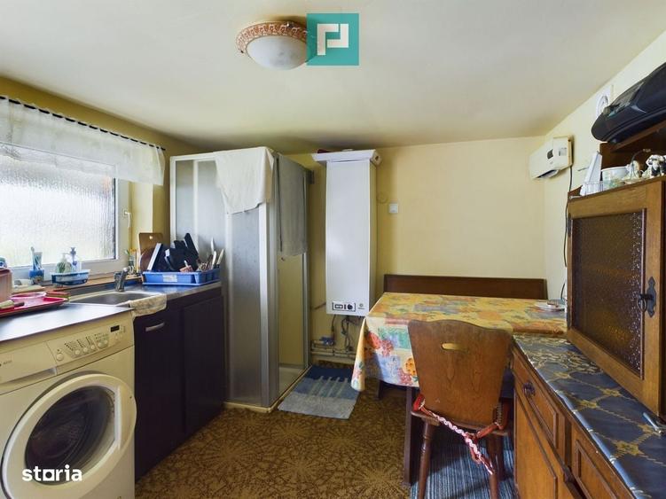 Casă cu 3 camere cu Teren 2622 Mp în Central