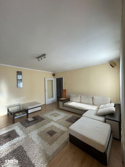 Apartament cu 3 camere în Cetate