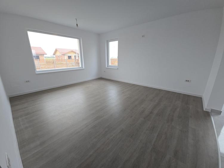 Casă individuală cu 3 camere cu Teren 425 Mp în Berceni