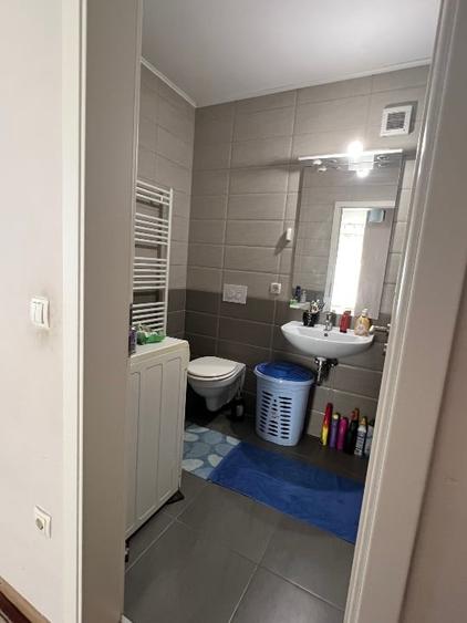 Apartament cu 2 camere decomandat, mobilat în Tractorul