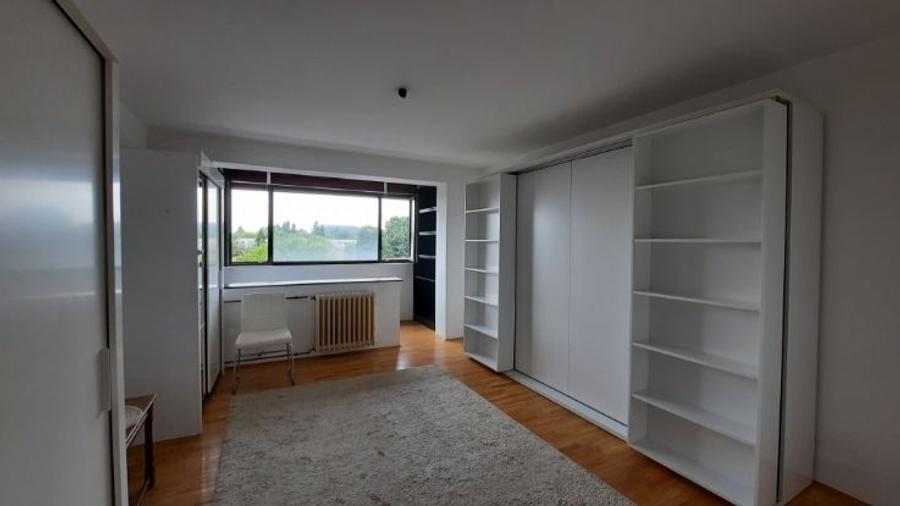 Apartament cu 1 camere decomandat în Pajura
