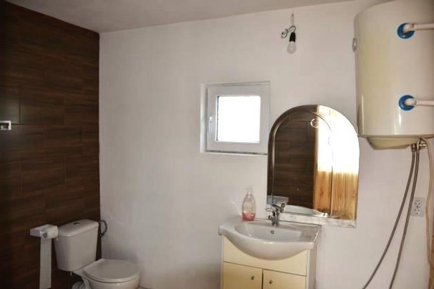 Casă individuală cu 2 camere cu Teren 370 Mp în Exterior Nord
