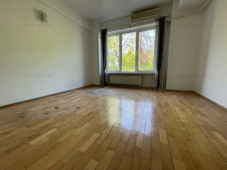 Apartament cu 4 camere semidecomandat, mobilat în Primăverii