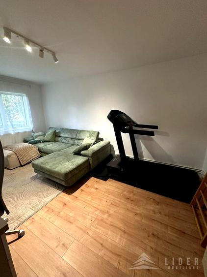 Apartament cu 3 camere decomandat, mobilat în Plopilor