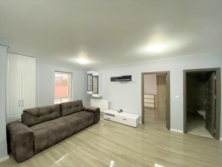 Apartament 2 camere, cart.Dambul Rotund, zona MegaImage - 3