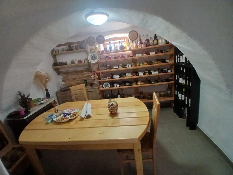 Casă cu 4 camere în Câlnic