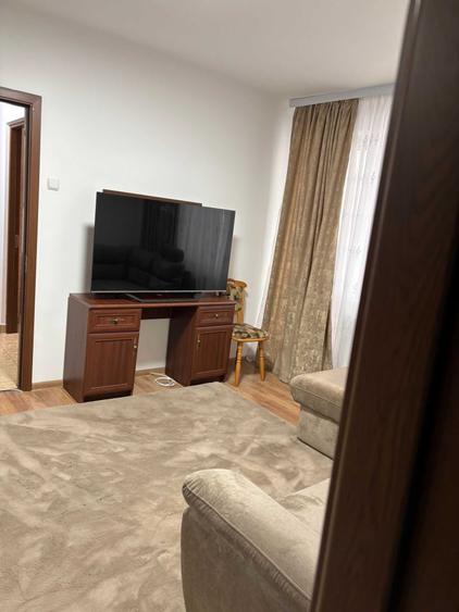 Apartament cu 2 camere semidecomandat în Independenței