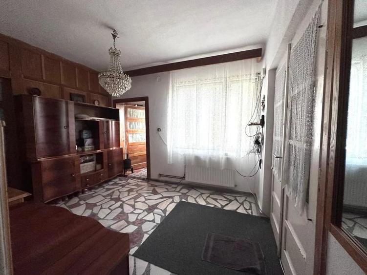Casă cu Teren 1464 Mp în Central