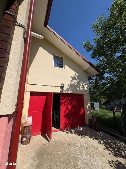 Casă cu 4 camere în Tomești