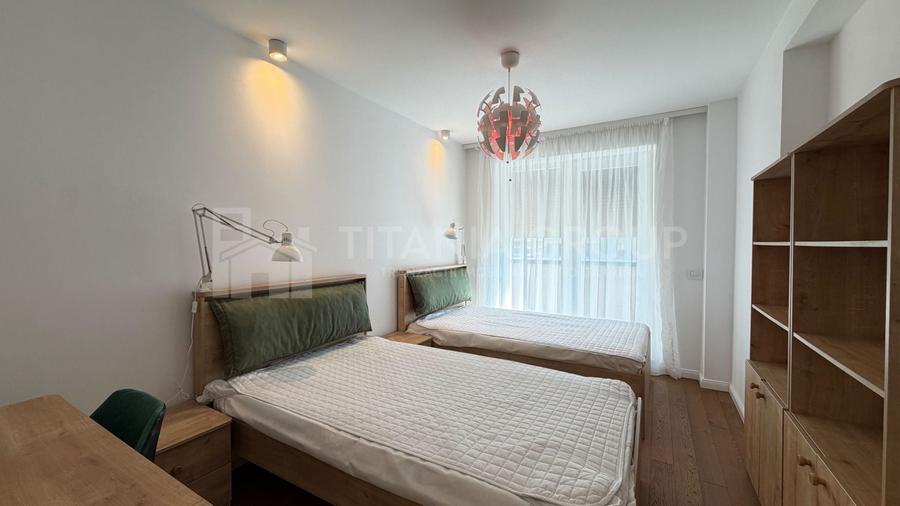 Apartament cu 4 camere decomandat, mobilat în Tractorul