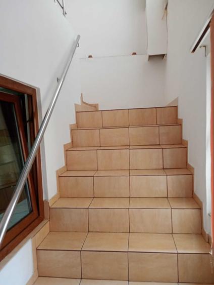 Apartament cu 3 camere decomandat în Exterior Vest