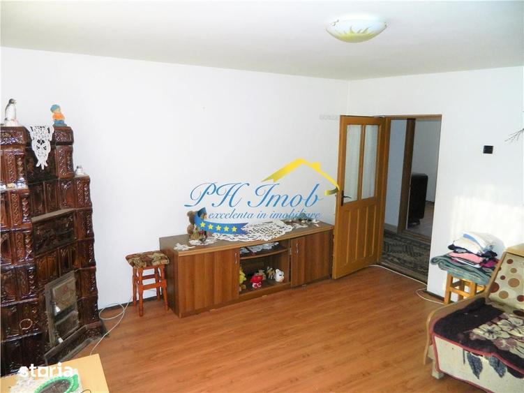 Casă cu 3 camere cu Teren 2132 Mp în Cornu