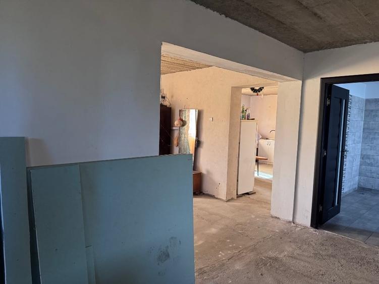 Casă individuală cu 5 camere cu Teren 2000 Mp în Câlnic