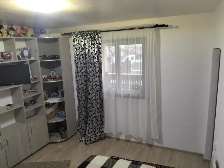 Casă cu 3 camere cu Teren 880 Mp în Nișcov