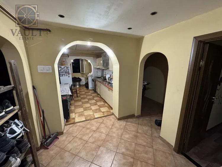 Apartament cu 4 camere decomandat, mobilat în Rahova