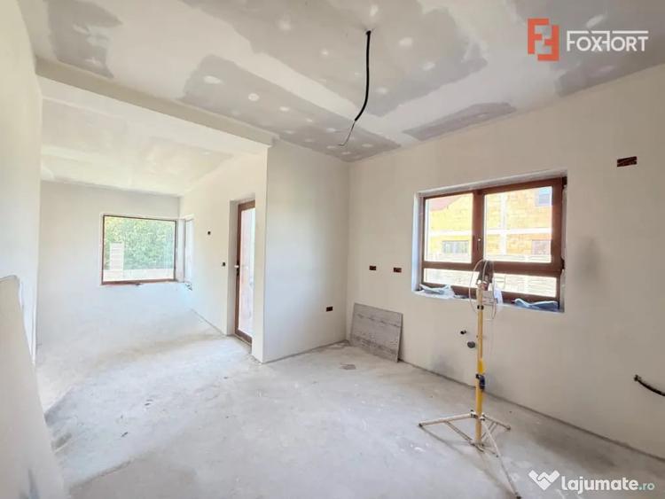 Casă cu 5 camere cu Teren 348 Mp în Săcălaz