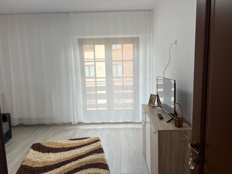 Apartament cu 2 camere decomandat, mobilat în Galata