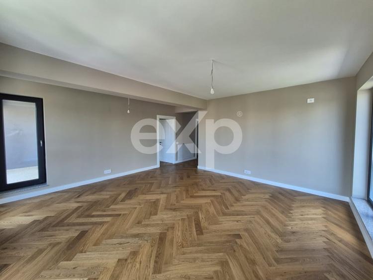 Apartament spectaculos 3 camere de vanzare în Aviatiei |  | Lumină naturala - 2