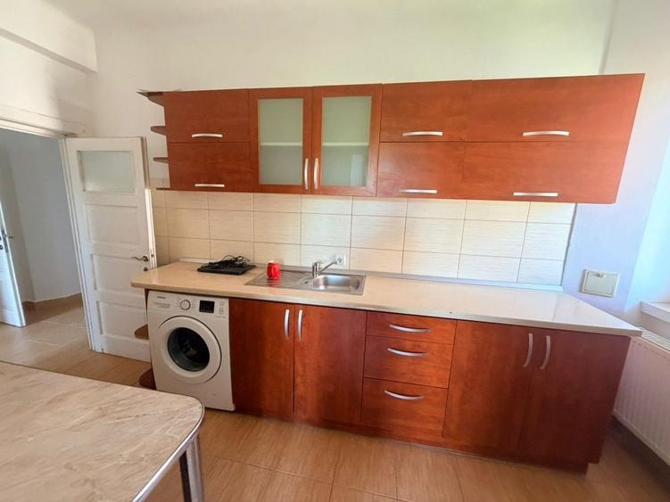 Apartament cu 2 camere decomandat în Hărmanului