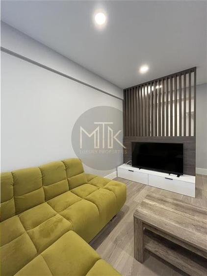 Apartament cu 3 camere decomandat, mobilat în Iancu Nicolae