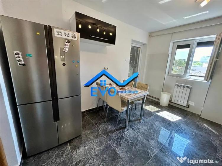 Apartament cu 4 camere decomandat în Piața Unirii