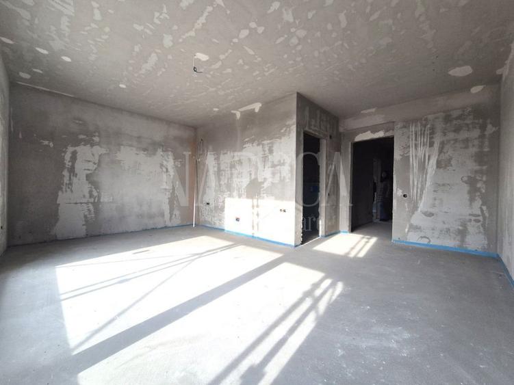 Duplex cu 4 camere cu Canalizare în Dâmbul Rotund