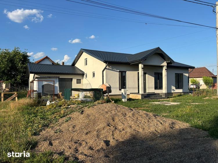 Casă cu 3 camere cu Teren 445 Mp în Zimandu Nou