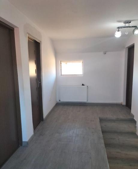 Casă cu 4 camere în Clucereasa