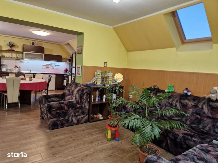 Casă cu 4 camere în Central