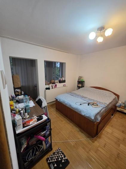 Apartament cu 3 camere decomandat în Titan