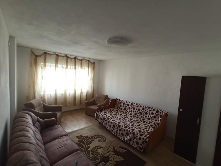 Apartament cu 2 camere decomandat în Periferie