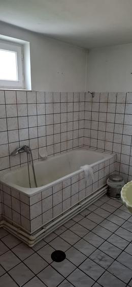 Casă cu 3 camere cu Teren 185 Mp în Central