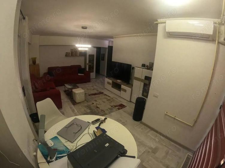 Apartament cu 4 camere decomandat, mobilat în Central