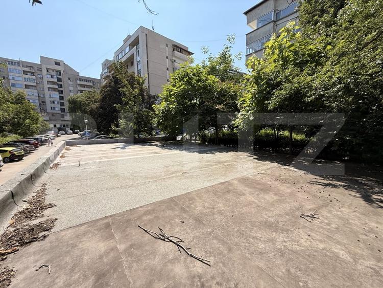 Garsonieră decomandată în Calea București