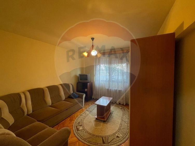 Garsonieră decomandată în UTA