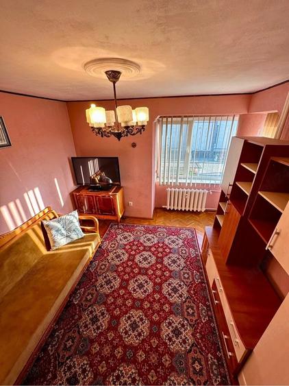 Apartament cu 4 camere decomandat în Central