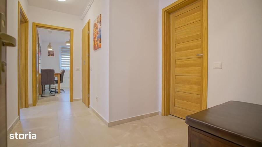 Apartament cu 2 camere decomandat în Tractorul