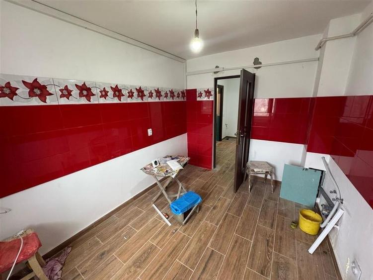 Ap 2 cam, 60 mp utili, et 2/3, hol patrat logie si balcon,renovat ! - 5