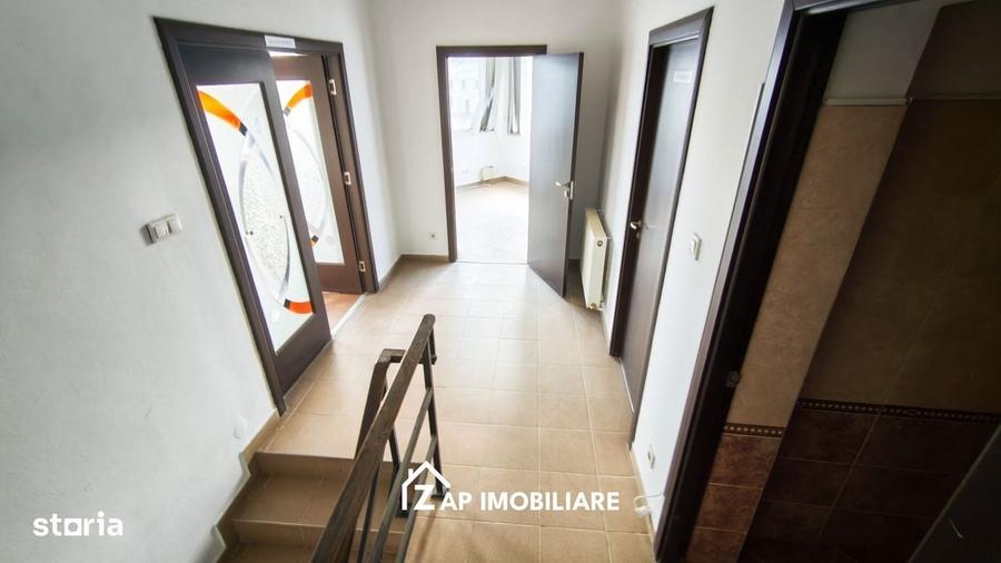 Apartament cu 4 camere decomandat în Central