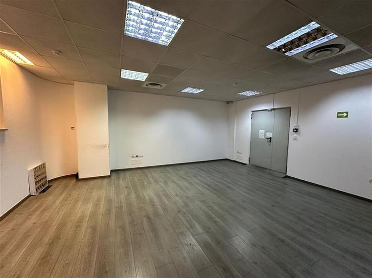 Birouri in cladirea Domus II Office Building - 6