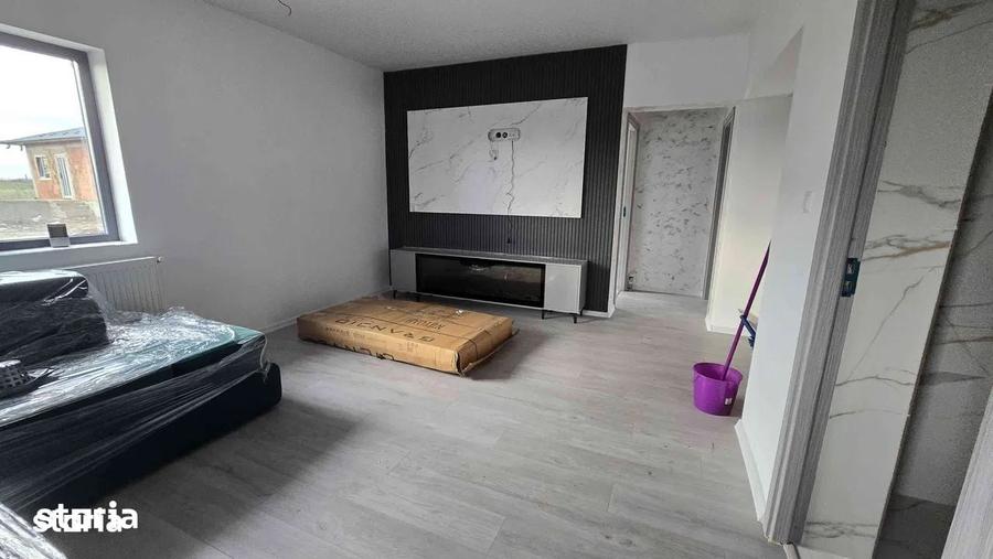 Casă cu 5 camere cu Teren 240 Mp în Holboca
