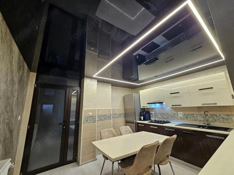 De vanzare - Casa 2 camere, renovata - singur in curte -Piata Centrala - 3