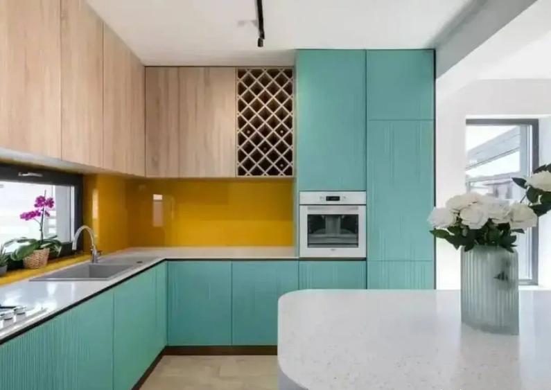 Cartier LUX de case individuale cu camara si 2 parcari - 7