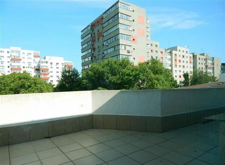 Vila de vanzare pretabila clinica medicala/birouri - 43