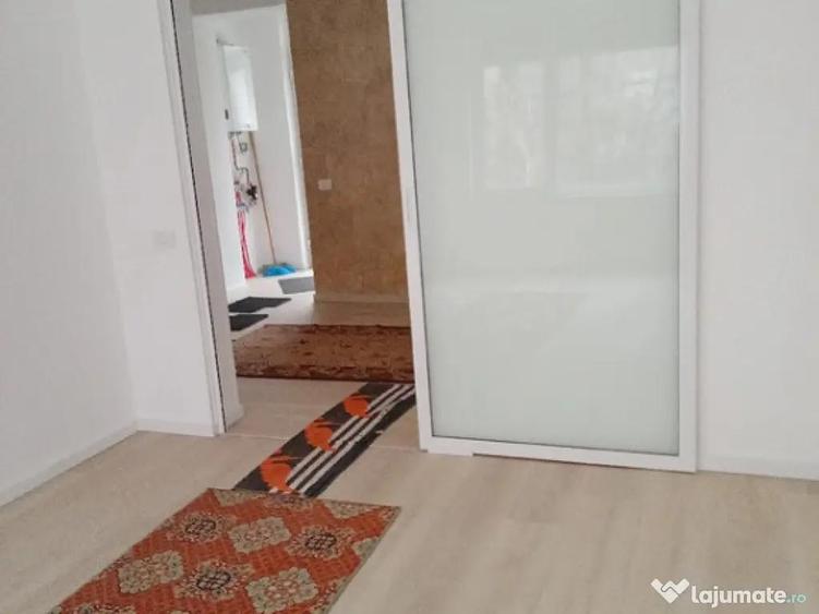 Apartament 3 camere, semidecomandat - zona Centrul Civic - 3